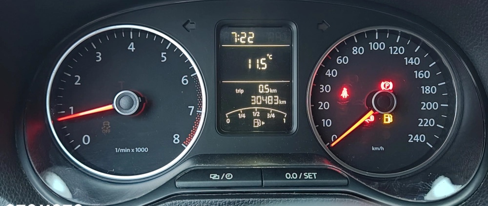 Volkswagen Polo cena 29999 przebieg: 30000, rok produkcji 2014 z Kruszwica małe 466